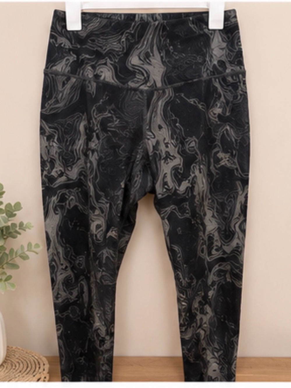 Gymshark Marbled Print High-Waist Leggings - Black & Gray XXL